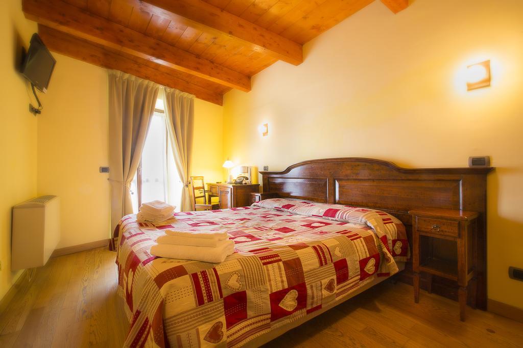 Hotel Chez Toi Oulx Extérieur photo