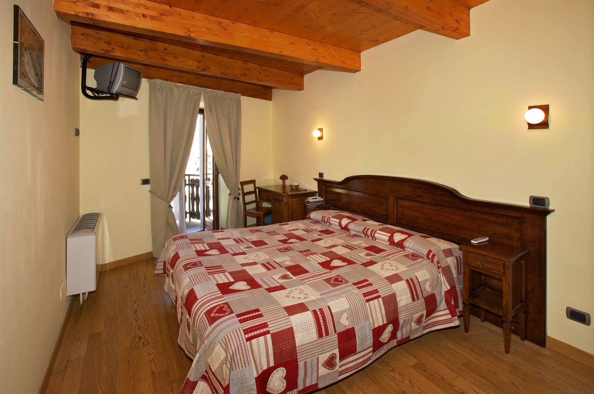 Hotel Chez Toi Oulx Extérieur photo